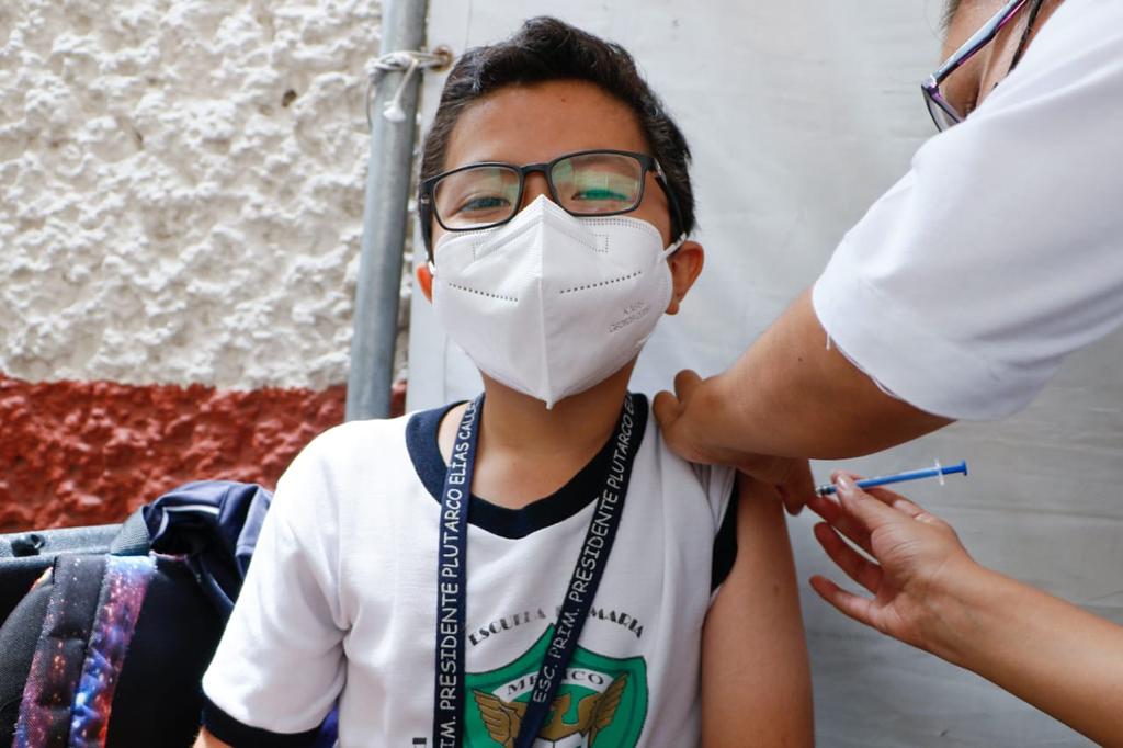 Continúa vacunación para niñas y niños de 10 años recién cumplidos en CDMX