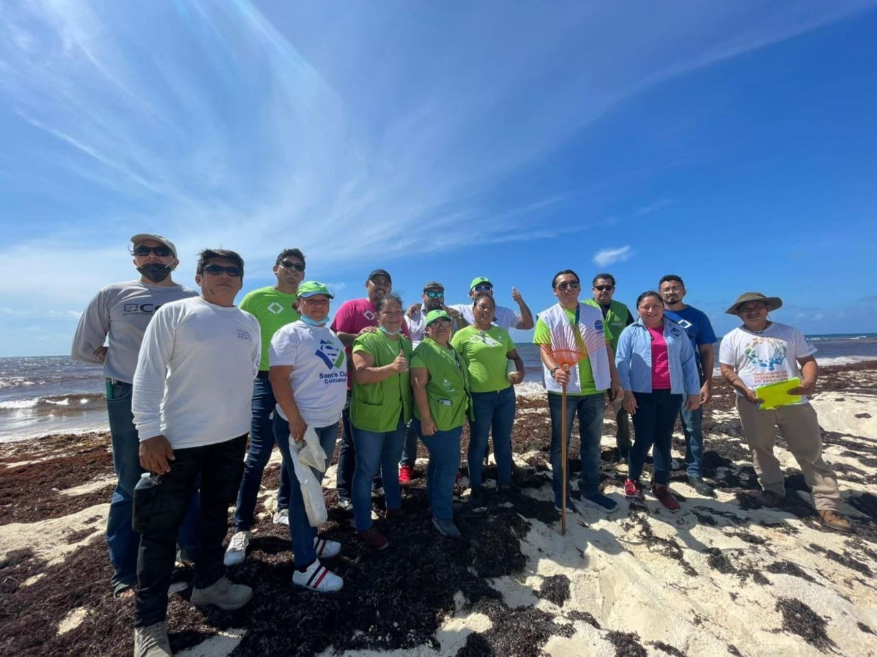 FPMC y Grupo Walmart hacen limpieza de playas en Punta Sur