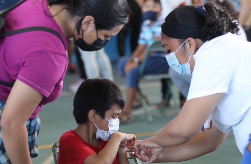 Inicia vacunación anticovid a menores de 5 a 11 años de Valladolid, Yucatán