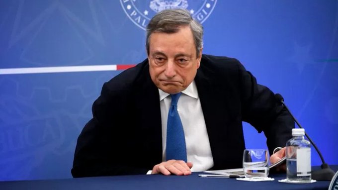 Mario Draghi, primer ministro de Italia, presenta su dimisión