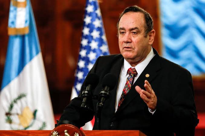 Alejandro Giammattei, Presidente de Guatemala, sale ileso de ataque armado