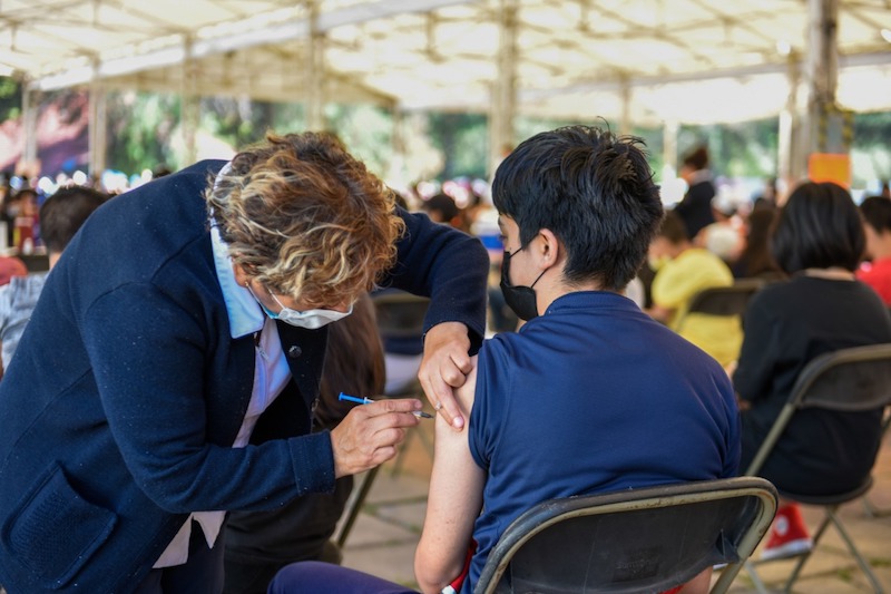 Vacuna contra COVID a niños de 10 y 11 años en tres sedes de Naucalpan