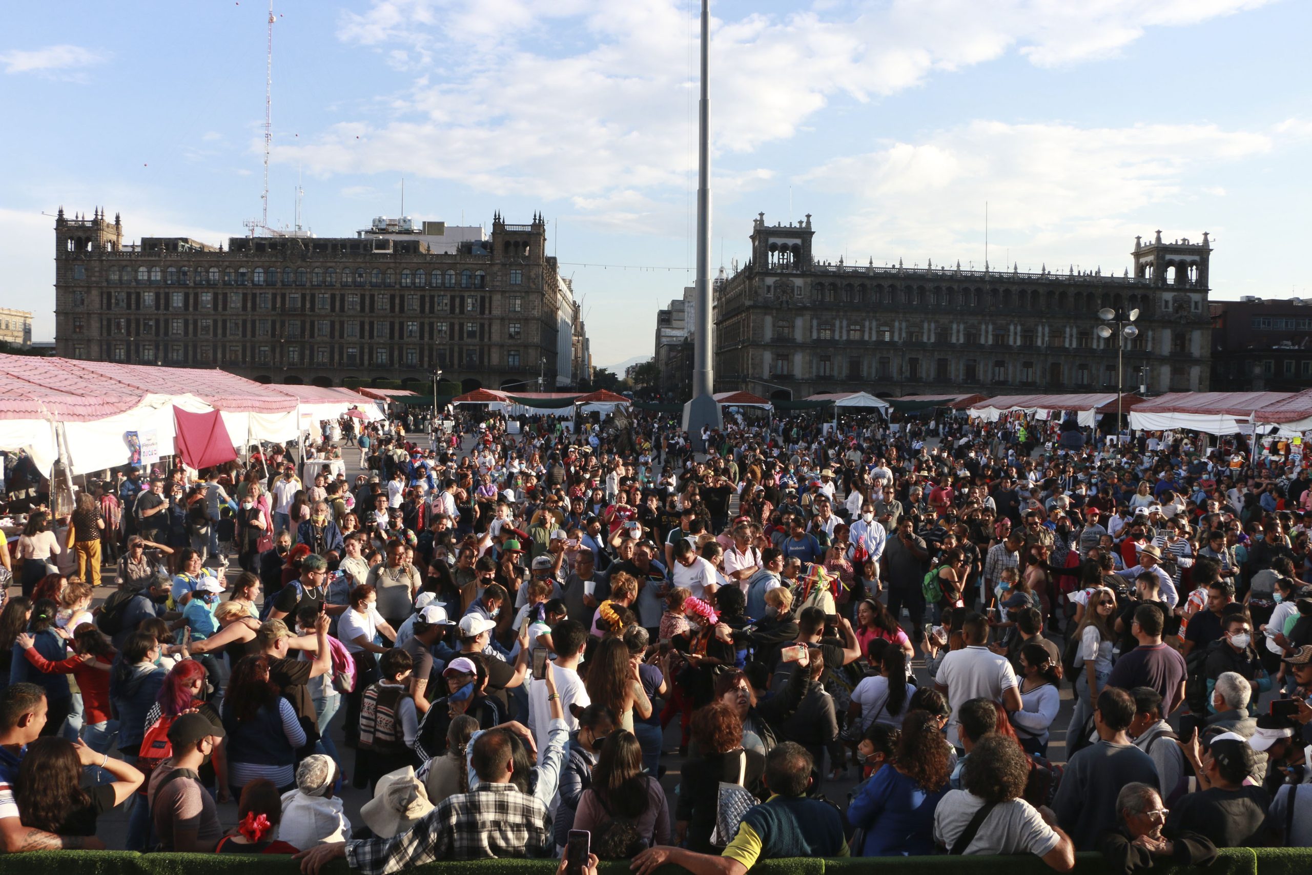 Reúne la VIII Fiesta de las Culturas Indígenas a un millón 300 mil asistentes en el Zócalo Capitalino