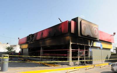 Femsa reporta 25 tiendas Oxxo incendiadas en Guanajuato