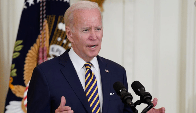Joe Biden anuncia condonación de deudas estudiantiles