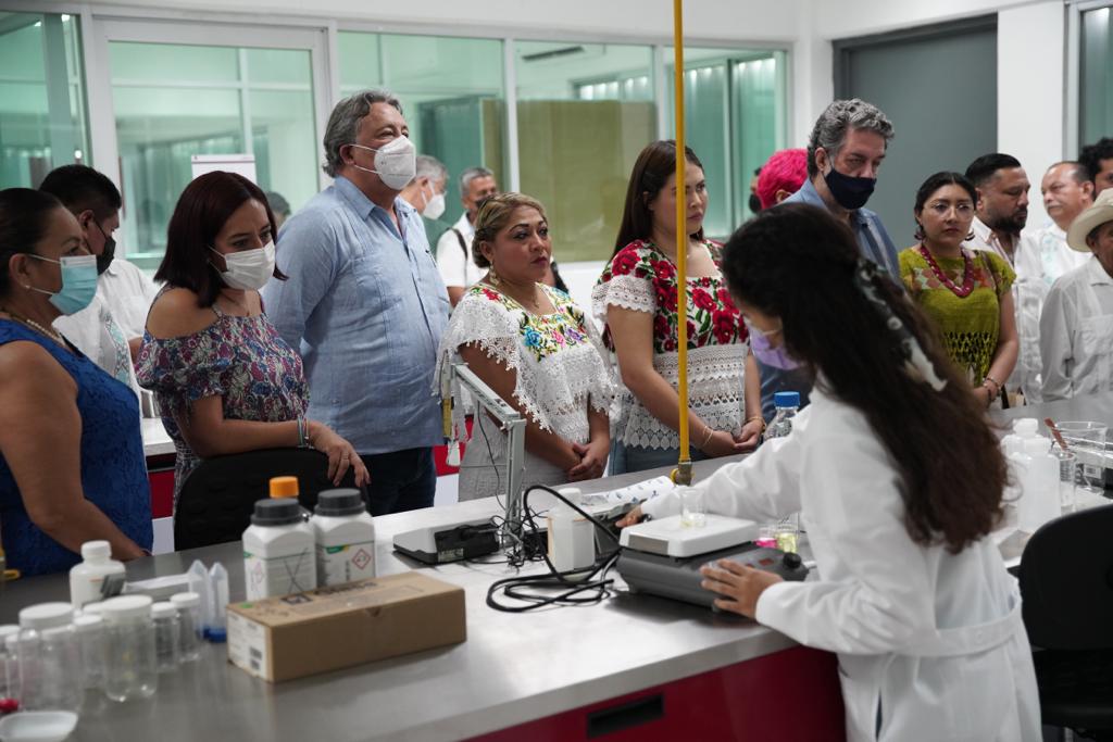 Quintana Roo impulsa la educación y la productividad