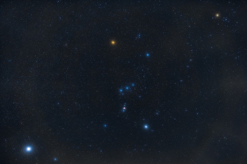 Betelgeuse, la estrella gigante que está perdiendo su color sin remedio