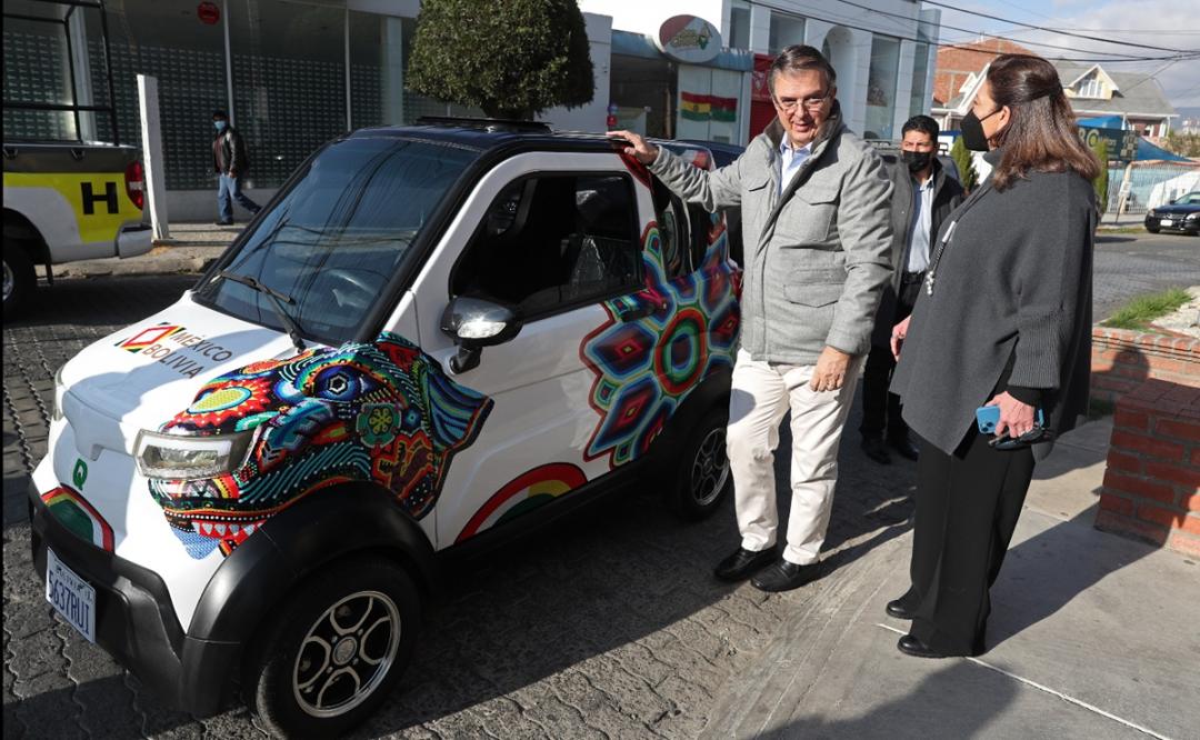 Marcelo Ebrard anuncia la llegada del auto eléctrico más barato a México