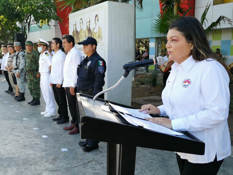 Rinden homenaje a los héroes de la Patria en Benito Juárez