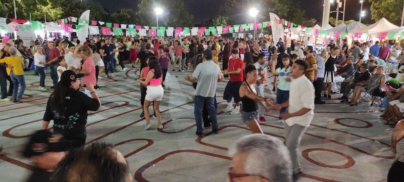 Celebran primer aniversario de “Tardes de baile en Plaza de la Reforma”