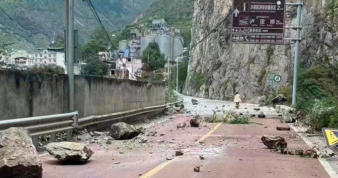 Fuerte sismo sacude a China; se reporta al menos 30 muertos