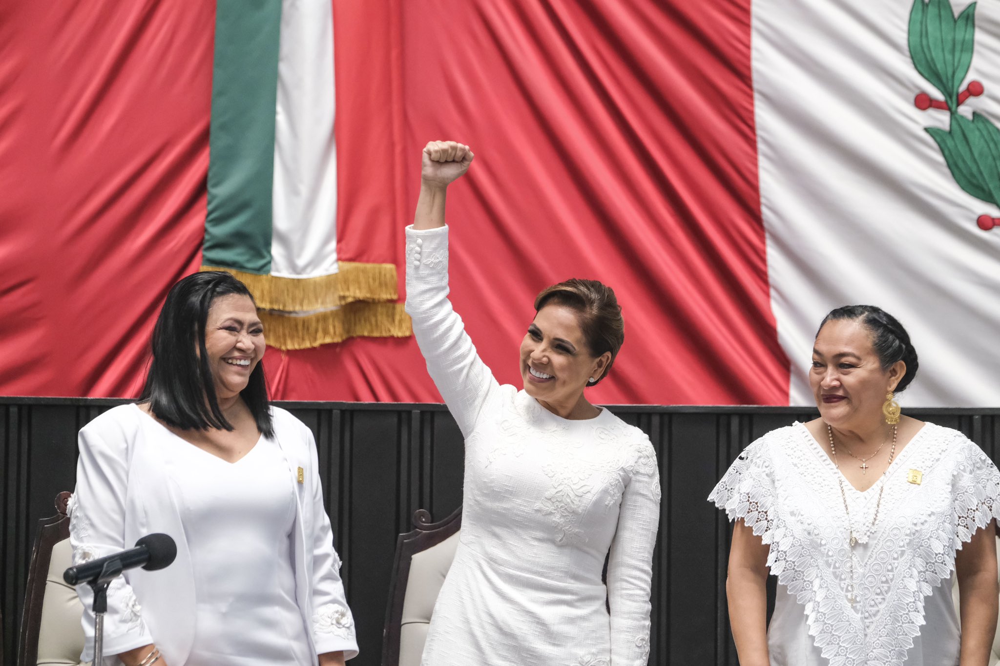 Mara Lezama toma protesta como primera gobernadora de Quintana Roo