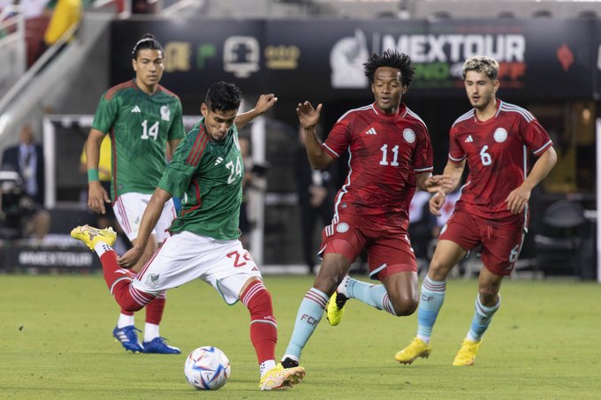 México recibe voltereta y pierde ante Colombia