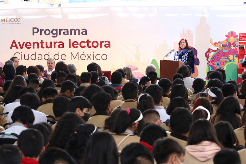 Maestras y maestros tienen la misión de formar lectores a lo largo de la vida: Leticia Ramírez Amaya
