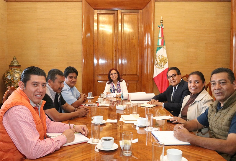 Secretaria de Educación Pública recibe a líderes magisteriales de la CNTE