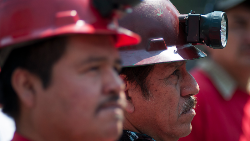 CFE y Protección Civil encabezan reunión con familias de mineros de “El Pinabete”