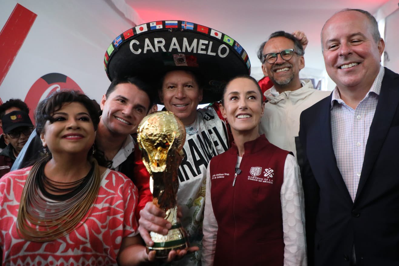 CDMX recibe trofeo de la Copa Mundial de Qatar 2022