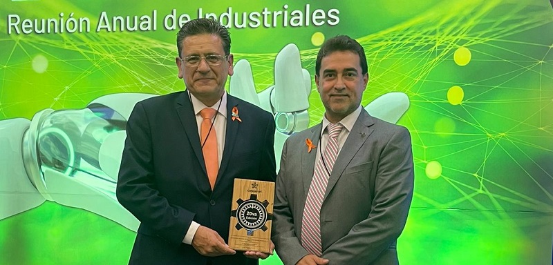 Industriales entregan reconocimiento a AMRACI-CONAPCI, por su labor de prevenir incendios