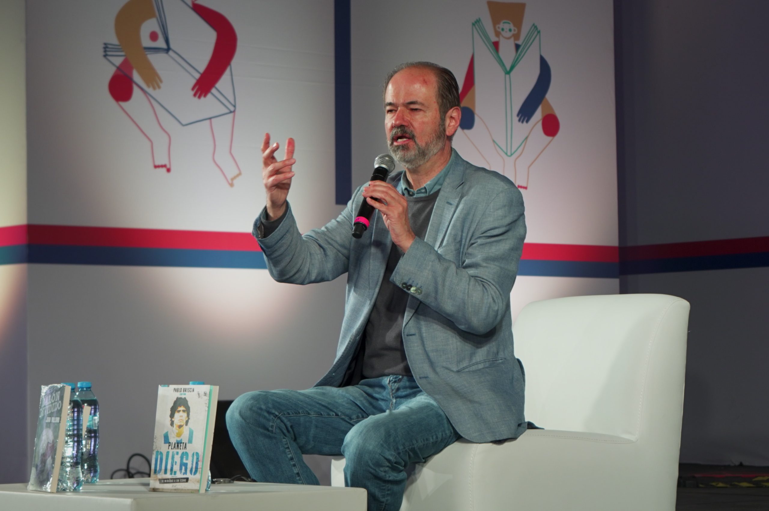 El escritor mexicano Juan Villoro se presenta en la XXII FIL del Zócalo