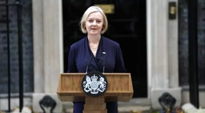 Liz Truss renuncia como primera ministra de Reino Unido