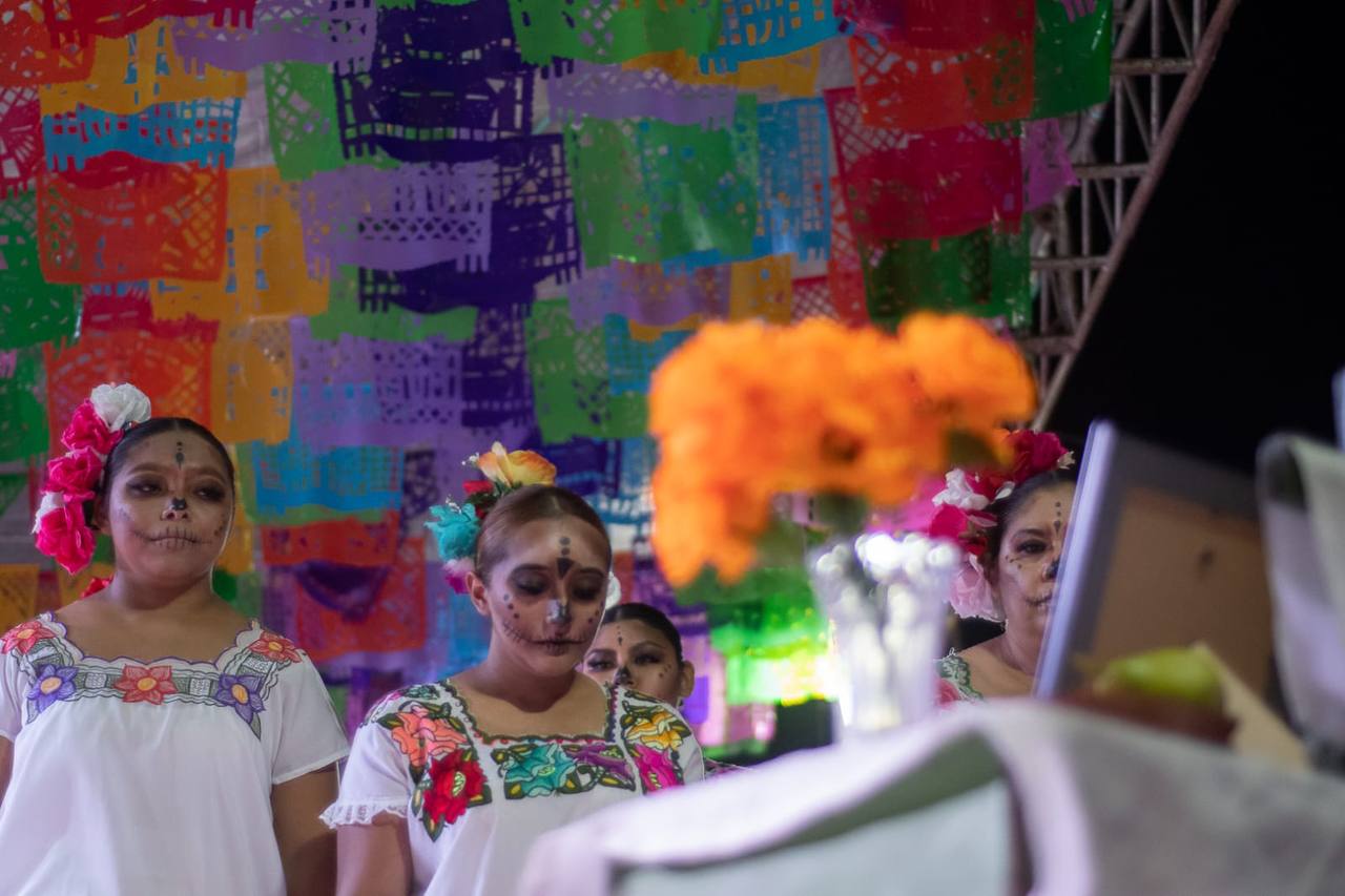 Mara Lezama invita a disfrutar en familia los festejos de Día de Muertos