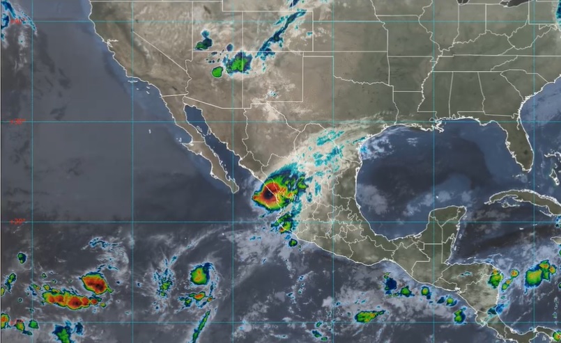 “Orlene” toca tierra en Sinaloa como huracán categoría 1