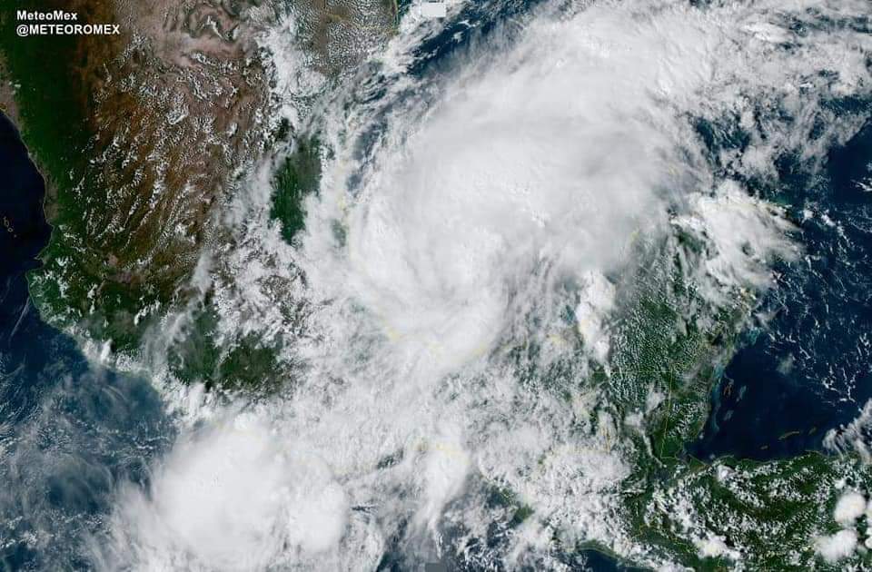 Se forma la tormenta tropical 'Karl' frente a costas de Veracruz y Campeche