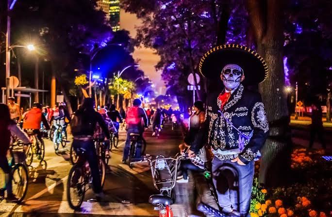 ¡Prepara tu disfraz! Regresa el Paseo Nocturno por Día de Muertos a la CDMX