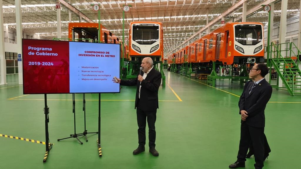 Guillermo Calderón presenta primeros trenes para la Nueva Línea 1 del metro