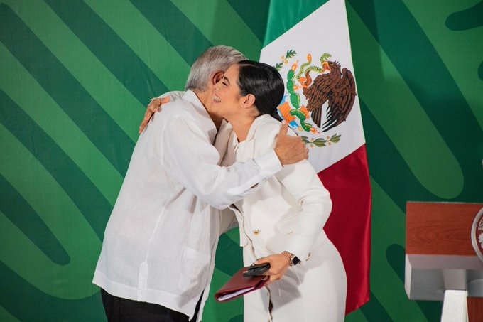 AMLO respalda a la gobernadora de Colima, Indira Vizcaíno