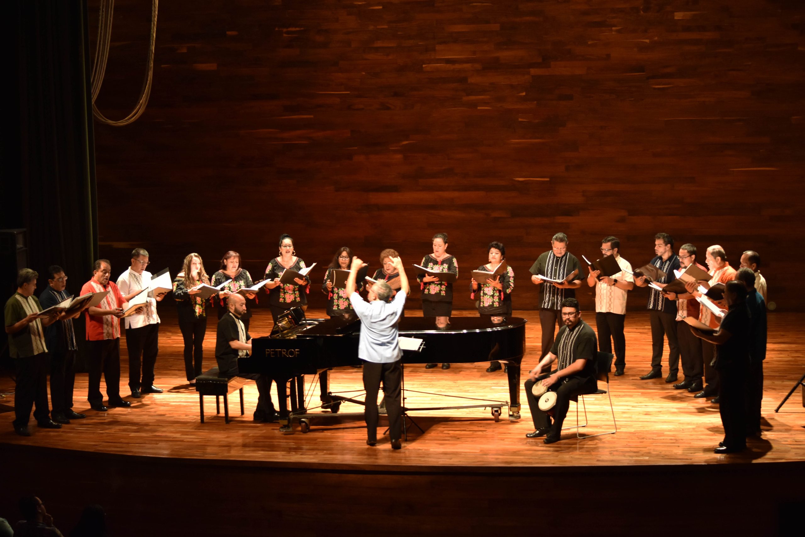 Coro de la CDMX celebra 61 años con concierto en el Teatro Esperanza Iris