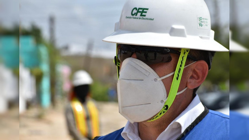 Grupo armado amenaza a empleados de la CFE en Michoacán