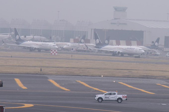 AICM reanuda aterrizajes tras suspenderlos por un banco de niebla