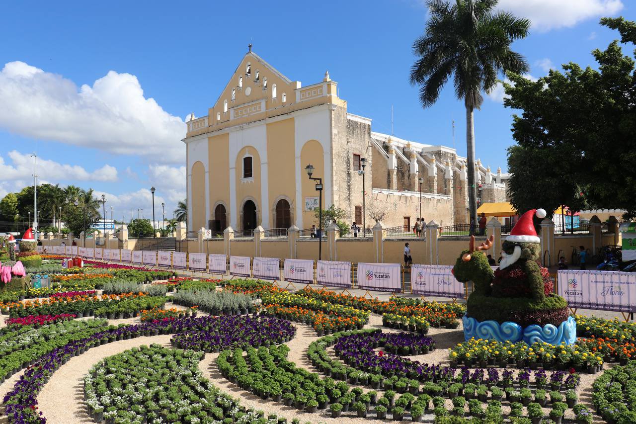El ”Paseo Navideño de las Flores” llega a Hunucmá, Yucatán