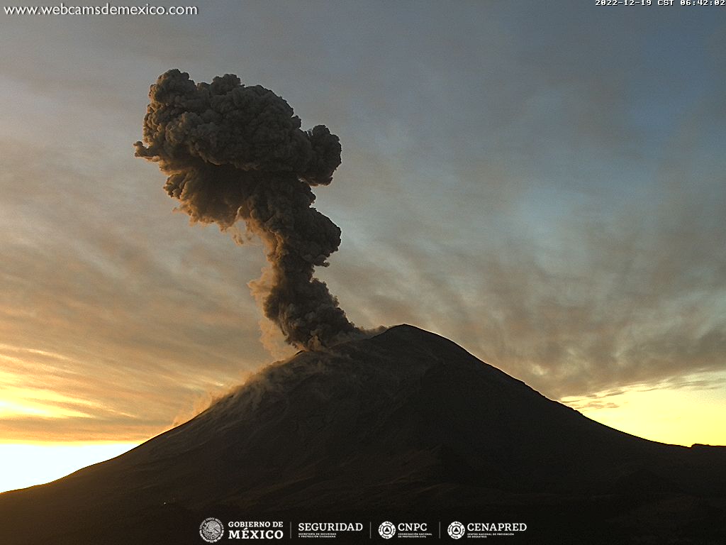 Volcán Popocatépetl registra violenta explosión