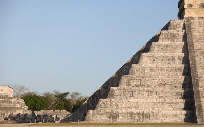 Bloquean accesos a la zona arqueológica de Chichén Itzá
