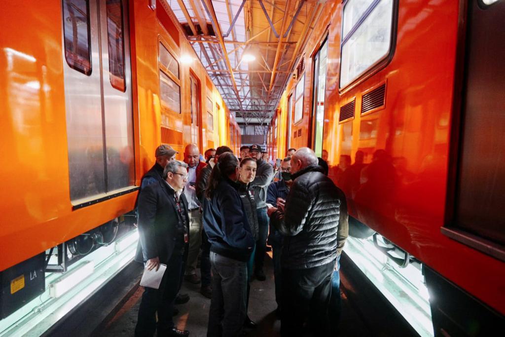 Visita Sheinbaum taller El Rosario del metro CDMX