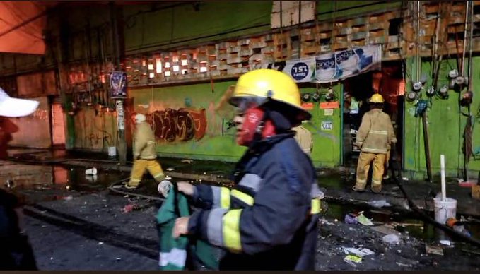 Incendio consume mercado en Cuautla, Morelos