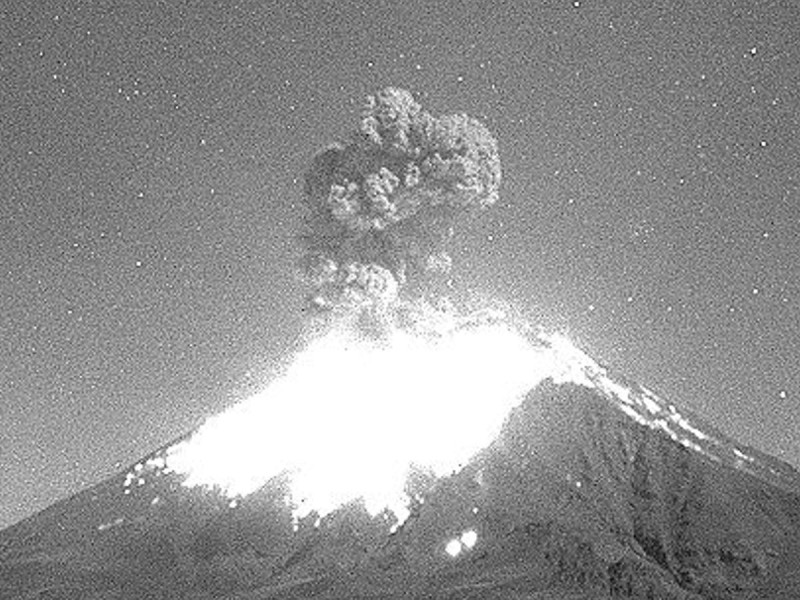Popocatépetl presentó dos explosión este martes