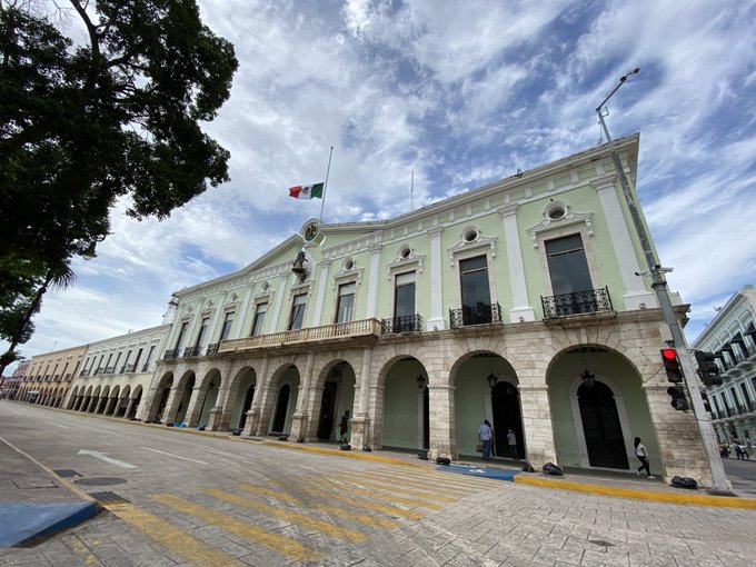 Servidores públicos de Yucatán reciben aumento salarial