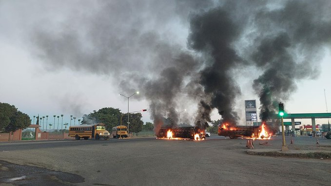 ‘Narcobloqueos’, balaceras e incendios paralizan Culiacán