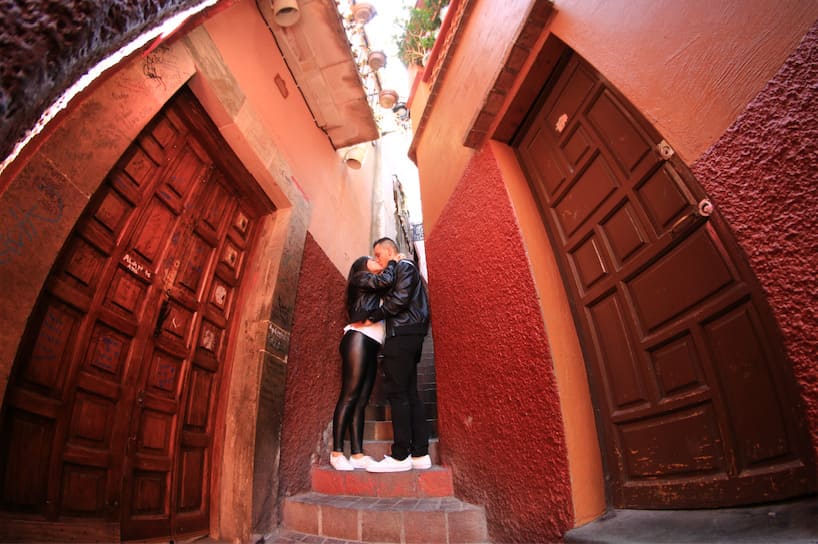 Celebra el amor ❤️ en el Callejón del Beso 😘 de Guanajuato