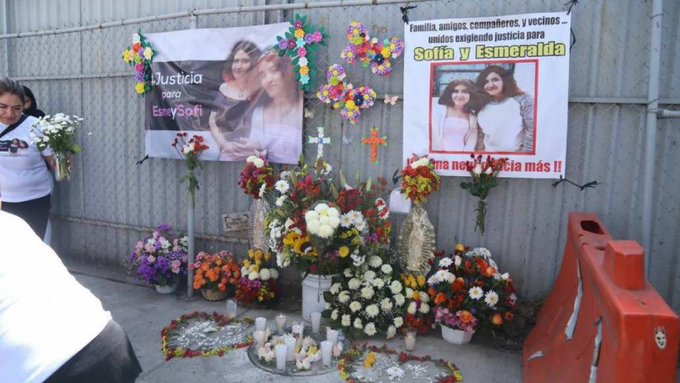 Familia de hermanas que murieron al caer en coladera firma acuerdo con el Gobierno de CDMX
