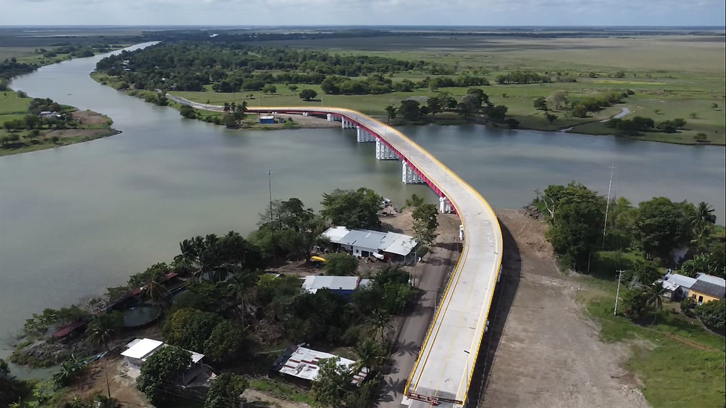 Inauguran puente en Tabasco; atraviesa el Río Usumacinta