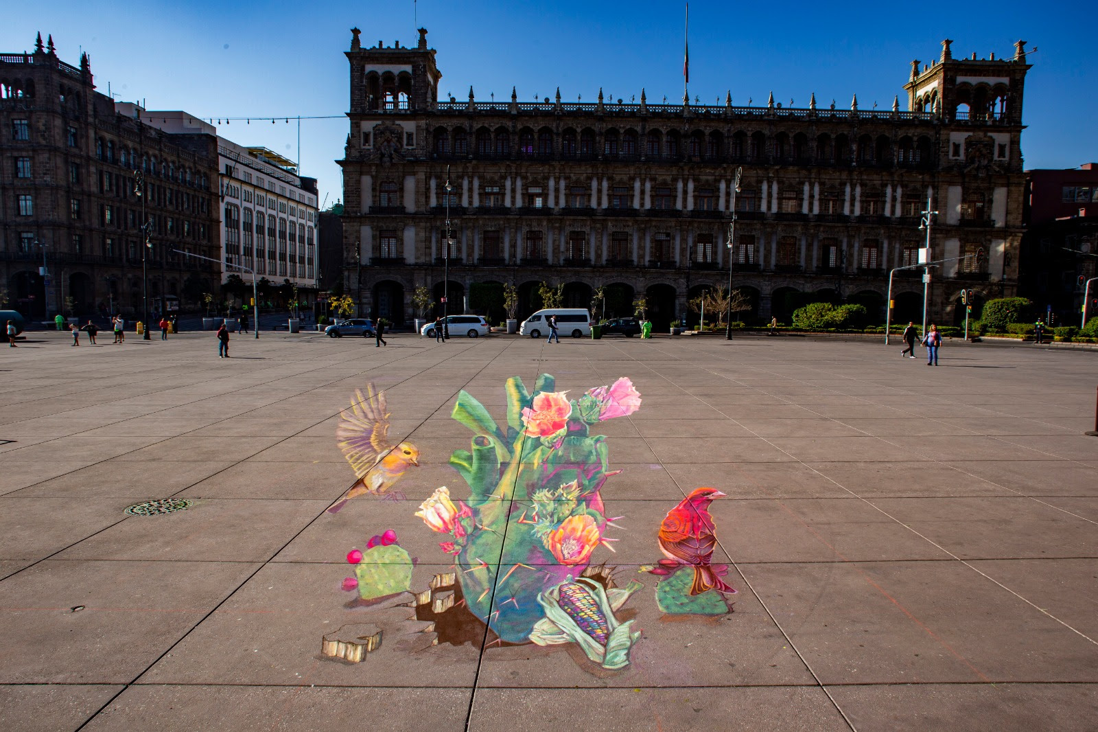 Celebra CDMX el Día del Amor y la Amistad con exposición ilustrativa en el Zócalo Capitalino