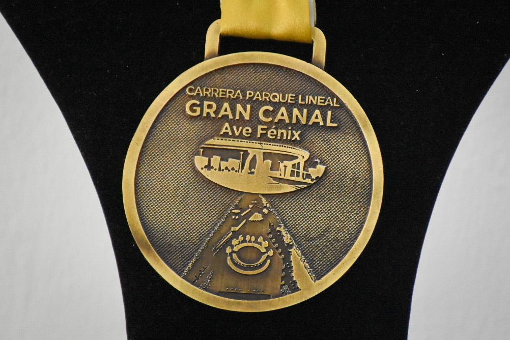 Presentan la Playera y Medalla de la Carrera 5K Parque Lineal Gran Canal “Ave Fénix”