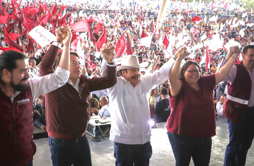 Armando Guadiana se registra como candidato a la gubernatura de Coahuila