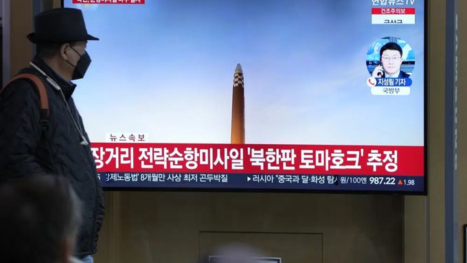 Corea del Norte lanza varios misiles hacia el mar de Japón