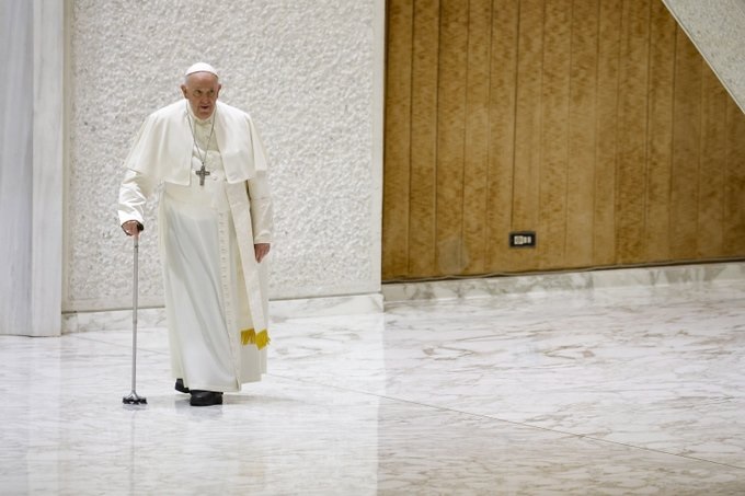 El Papa Francisco es hospitalizado por una infección pulmonar