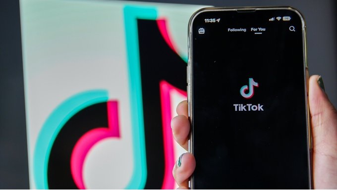 Francia prohíbe TikTok en los teléfonos de funcionarios